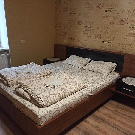 Hostel Q ,15 Хв До Жд Вокзалу Liov Exterior foto